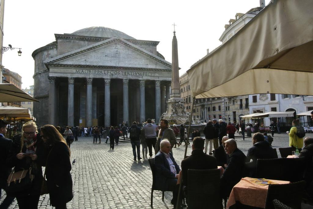 Апартаменты Pantheon Domus Valentino Рим Экстерьер фото